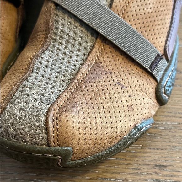 Teva Shay Chestnut Brown and Tan Slip On Shoes Size 6.5 - Picture 2 of 7